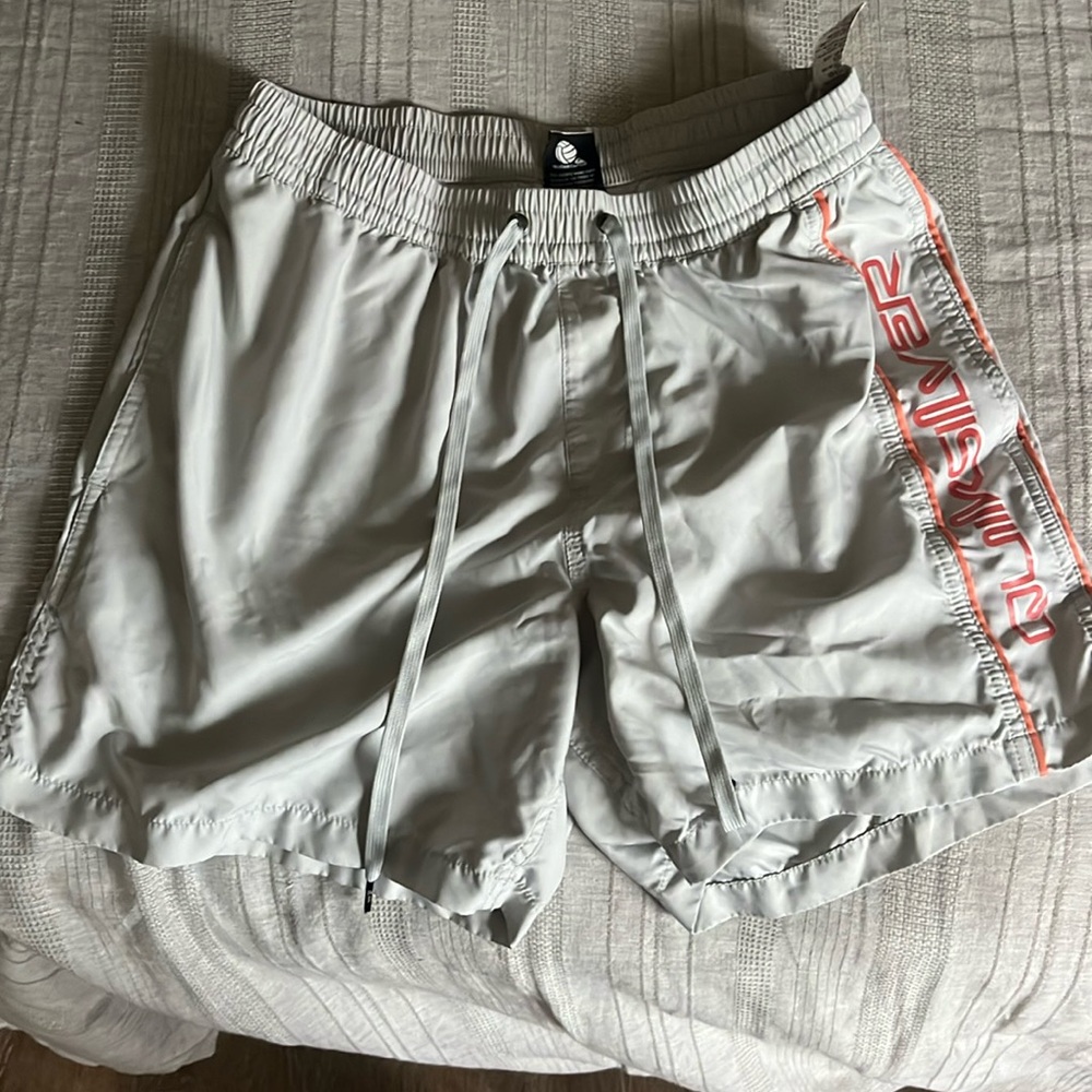 Quiksilver men’s volley